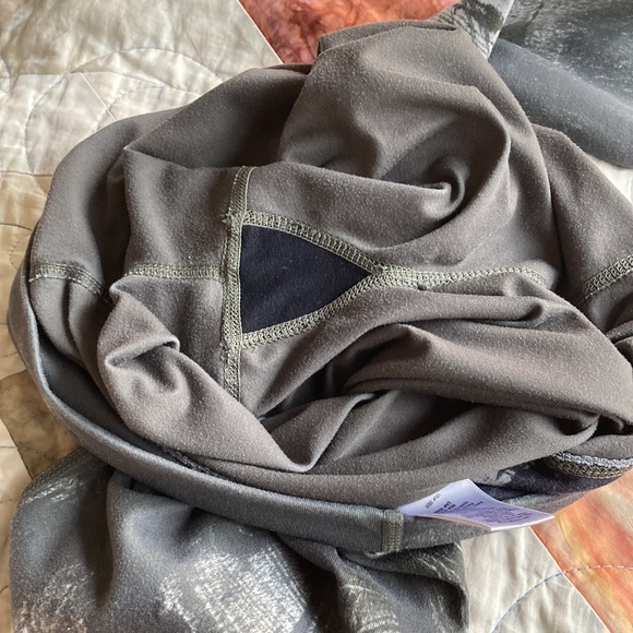 **SOLD** Alo high waist leggings - Picture 7 of 9